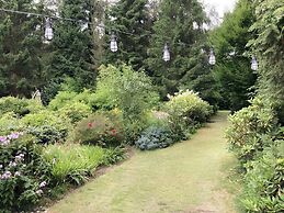 Chalet With Large Garden and Duck Pond
