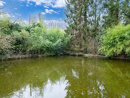 Chalet With Large Garden and Duck Pond
