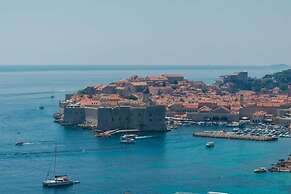 Apartments Horizon - One-bedroom Apartment With Balcony and Sea View