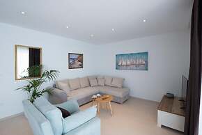 Apartments Horizon - One-bedroom Apartment With Balcony and Sea View