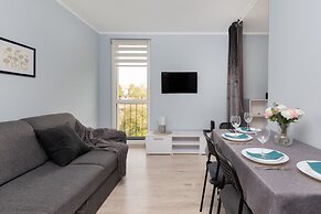 Dworska Apartment by Renters