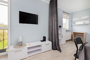 Dworska Apartment by Renters