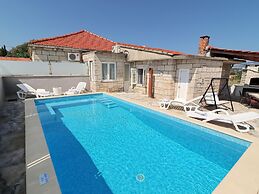 Villa Ivana - Three-bedroom Villa With Private Pool