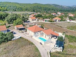 Villa Ivana - Three-bedroom Villa With Private Pool