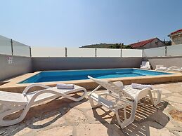 Villa Ivana - Three-bedroom Villa With Private Pool