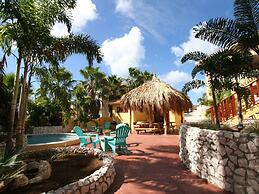 Air-conditioned Mama Sha Apartment Near Jan Thiel