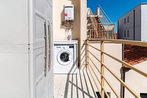 Welcomely - Xenia Boutique