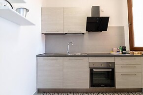 Welcomely - Xenia Boutique