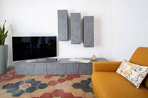 Welcomely - Xenia Boutique