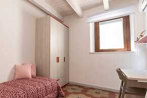 Welcomely - Xenia Boutique