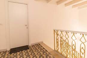 Welcomely - Xenia Boutique