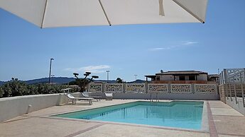 Welcomely - White Terrace - Condominio Acqualife