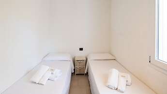 Welcomely - Porto Corallo Seafront