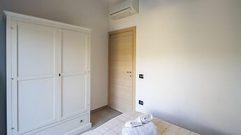 Welcomely - Porto Corallo Seafront