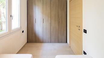 Welcomely - Porto Corallo Seafront