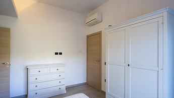 Welcomely - Porto Corallo Seafront