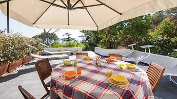 Welcomely - Porto Corallo Seafront