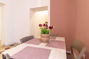 Welcomely - Xenia Boutique House 3