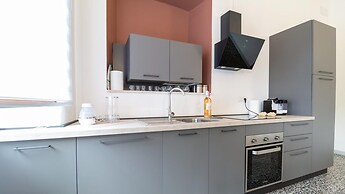 Welcomely - Xenia Boutique House With Garden