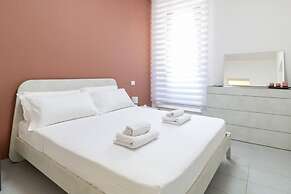 Welcomely - Xenia Boutique House With Garden