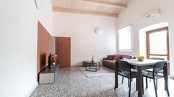 Welcomely - Xenia Boutique House With Garden