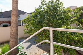 Welcomely - Xenia Boutique House With Garden