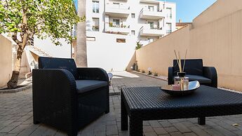 Welcomely - Xenia Boutique House With Garden