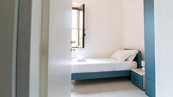 Welcomely - Xenia Boutique House With Garden