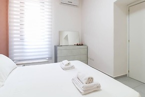 Welcomely - Xenia Boutique House With Garden