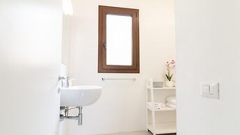 Welcomely - Xenia Boutique House With Garden