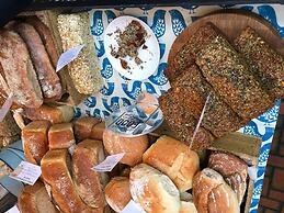 Modern Penthouse With Views in Stroud