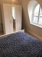 Modern Penthouse With Views in Stroud