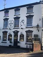 Modern Penthouse With Views in Stroud