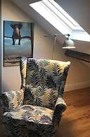 Modern Penthouse With Views in Stroud