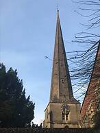 Modern Penthouse With Views in Stroud