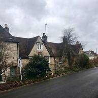 Modern Penthouse With Views in Stroud