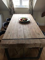 Modern Penthouse With Views in Stroud