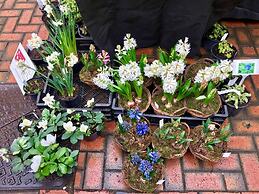 Modern Penthouse With Views in Stroud