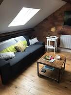 Modern Penthouse With Views in Stroud