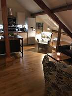 Modern Penthouse With Views in Stroud