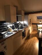 Modern Penthouse With Views in Stroud