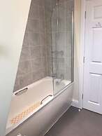 Modern Penthouse With Views in Stroud