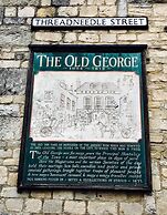 Modern Penthouse With Views in Stroud