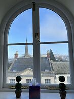 Modern Penthouse With Views in Stroud