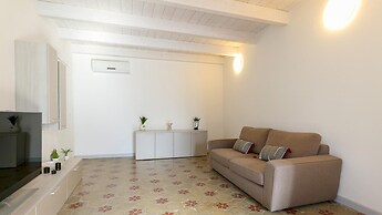 Welcomely - Xenia Boutique House 5