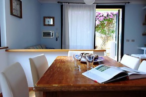 Welcomely - Sardinian Stone House