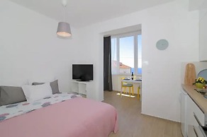 Apartment Miriam - Studio Apartment With Sea View