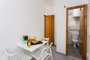 Apartment Maricol - One Bedroom Apartment With Terrace