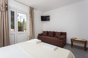 Apartment Maricol - One Bedroom Apartment With Terrace