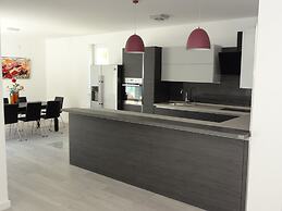 Villa Riva - Five Bedroom Villa With Pool and Sea View